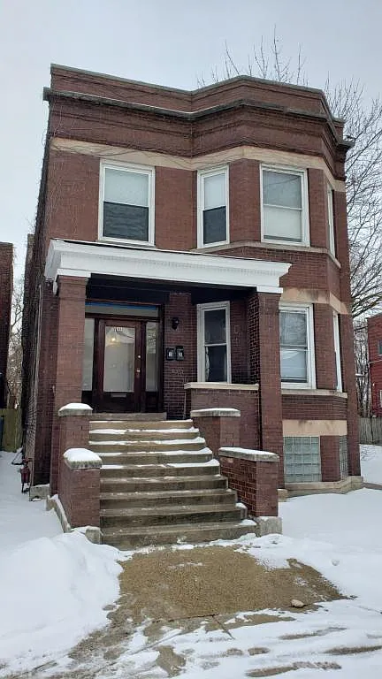 7833 S Burnham Ave — Photo 1