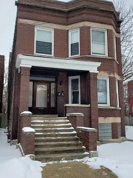 7833 S Burnham Ave — Photo 1