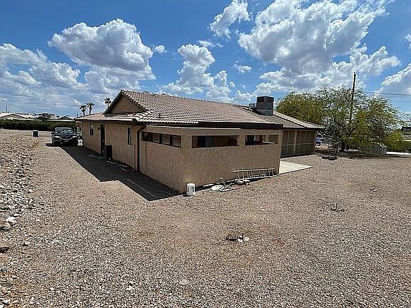 5th image of 3911 Brookside Dr