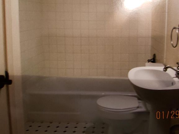 4th image of 1229 Georgia St