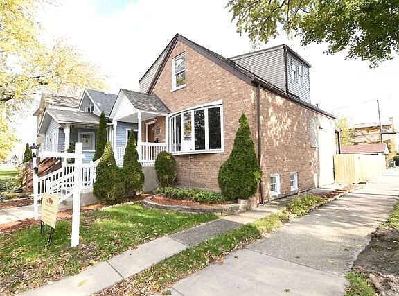5th image of 3801 N Oconto Ave