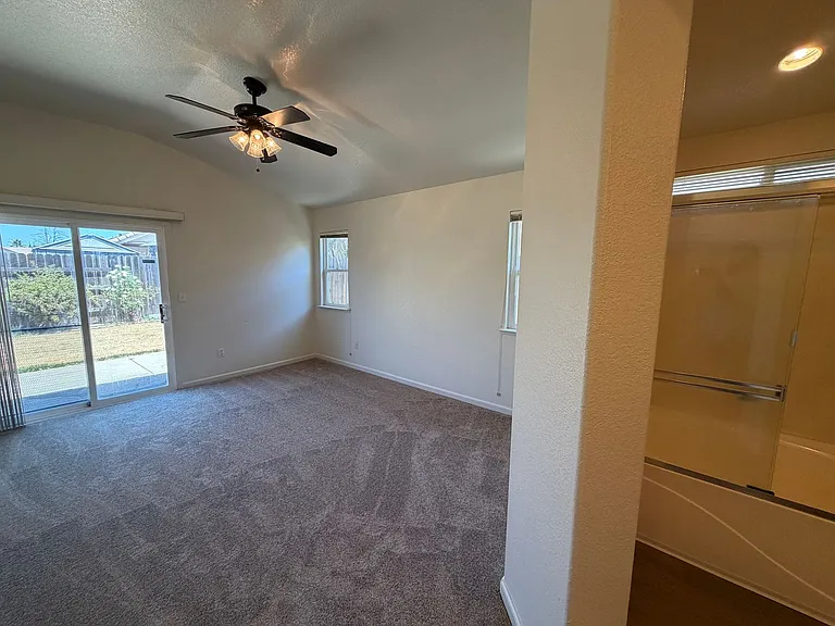 7565 Whitmore St — Photo 16