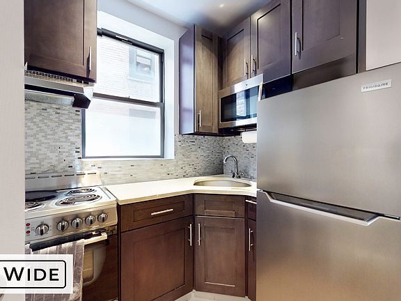 4th image of 337 E 49th St APT 10