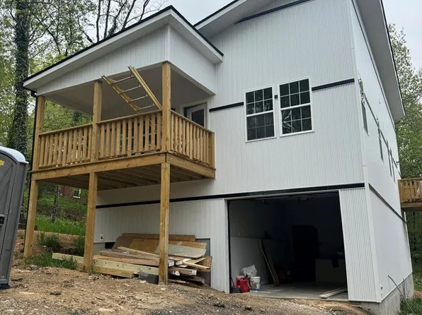 2726 Clearview Dr, Rocky Face, GA 30740