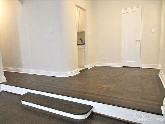 3rd image of 185 Claremont Ave APT 2B
