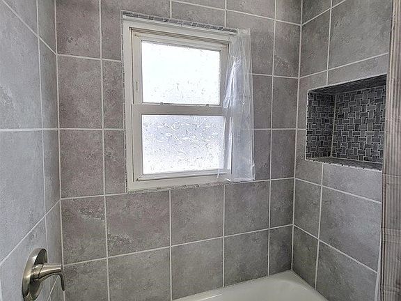 4th image of 3736 Peach St