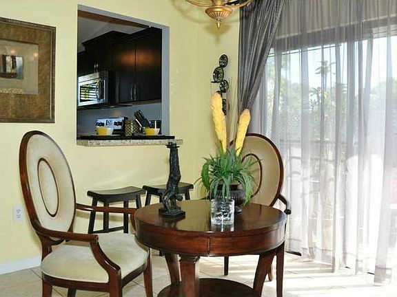 4th image of 3031 NE 13th Avenue #3031