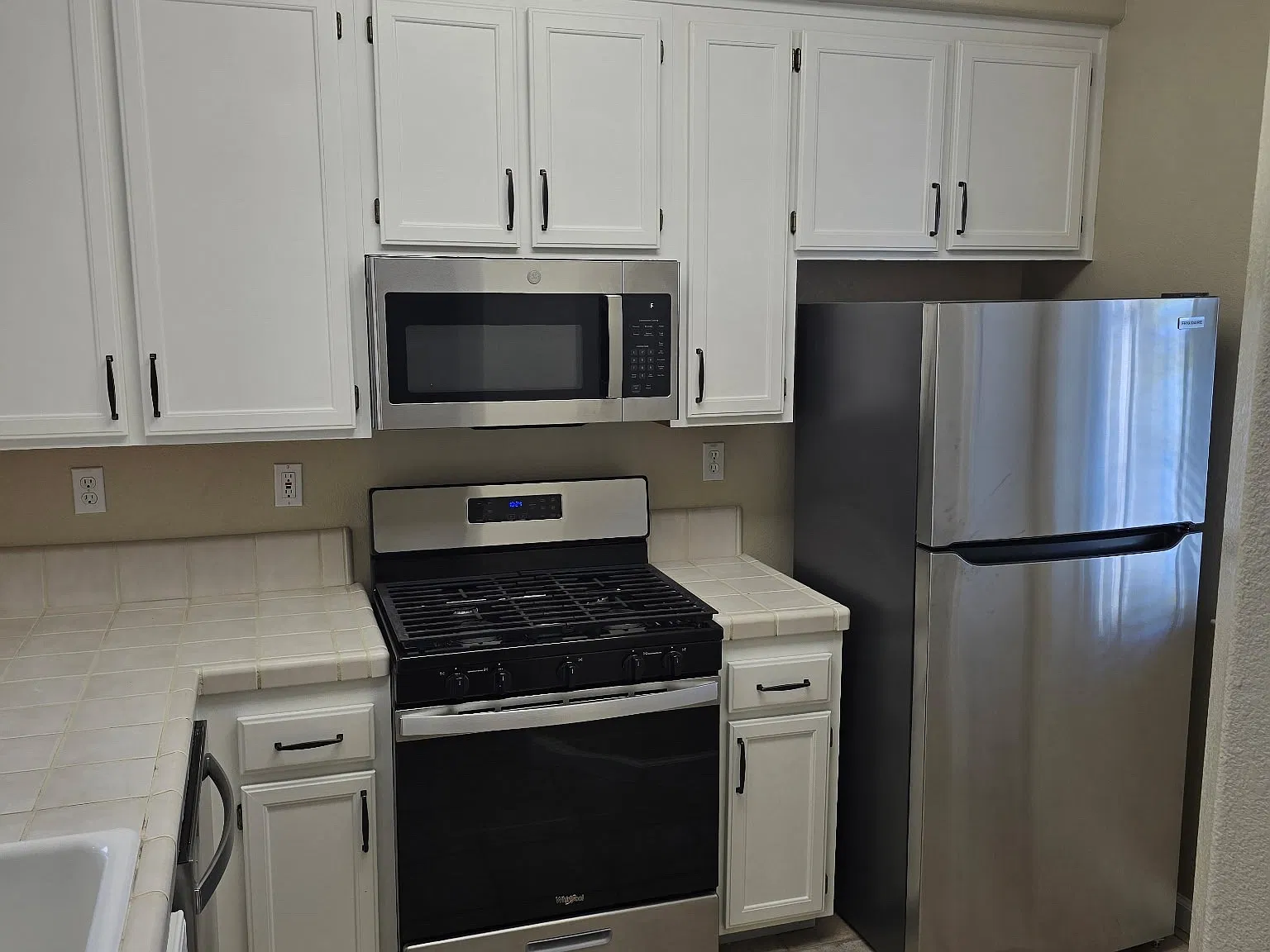 2 bed, 2.5 bath, $3,200 — Photo 2