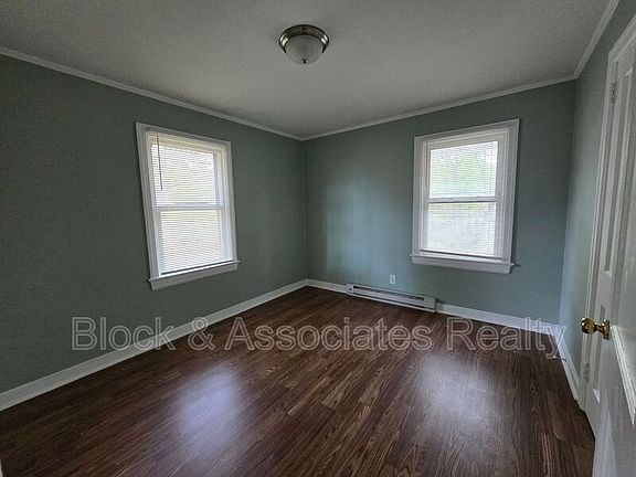 5th image of 1703 E Gate City Blvd