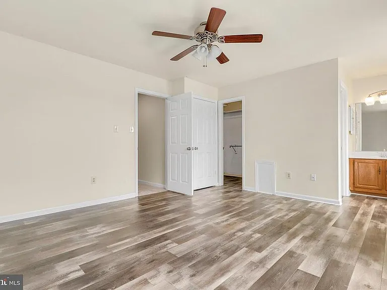 6581 Ewald Ct — Photo 17
