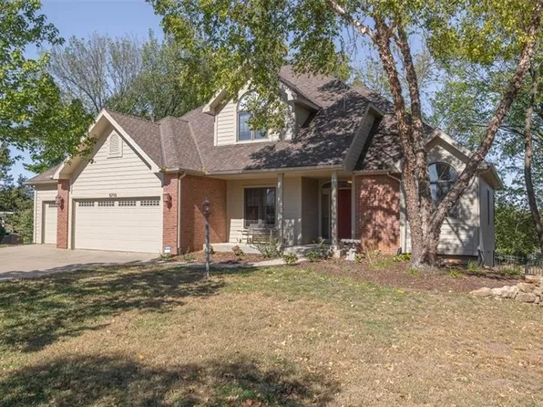 5710 Goff Ct, Lawrence, KS 66047