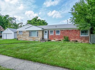 2120 Rosemont Rd, Berkley, MI 48072