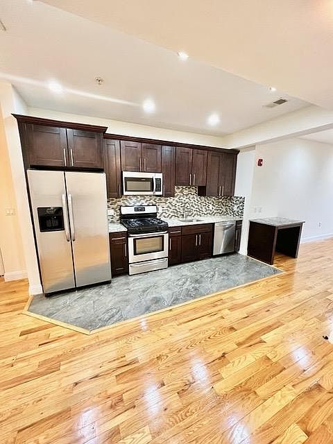 1st image of 93 N Walnut St #207