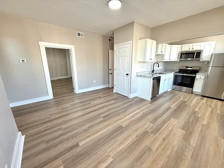 314 N Mechanic St #2 — Photo 5