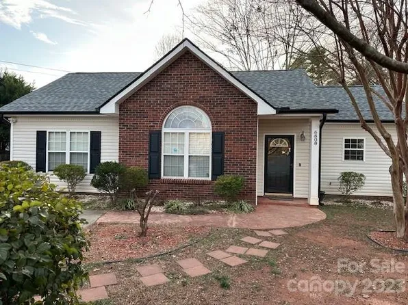 6800 Bodgit Ln, Charlotte, NC 28215