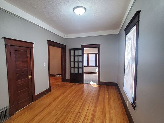 3rd image of 1105 Peach St #1