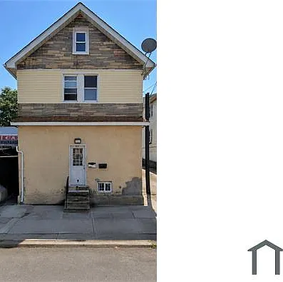 698 Henderson Ave #2