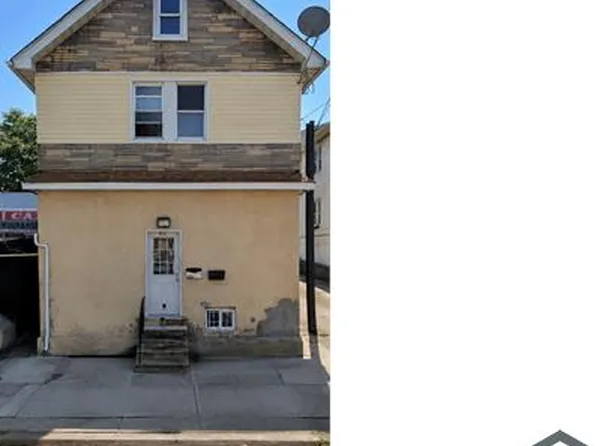 698 Henderson Ave, Staten Island, NY