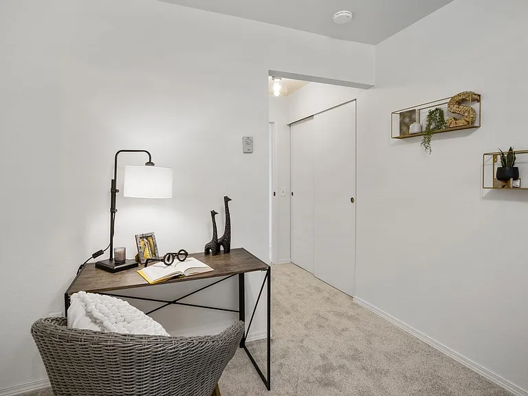 10211 NE 16th Pl #R6 — Photo 21