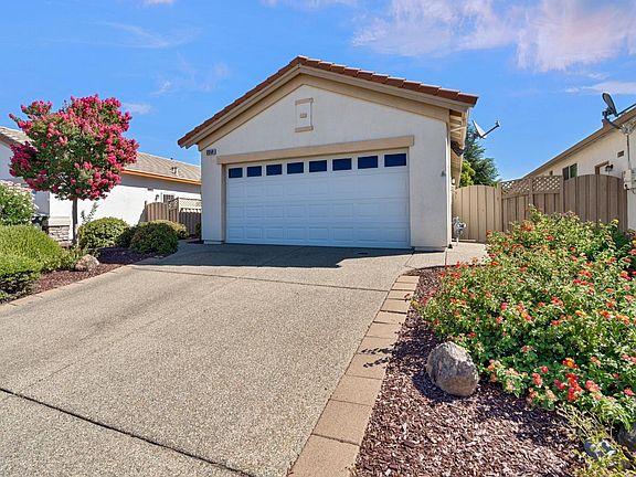2nd image of 2058 Stonecrest Ln