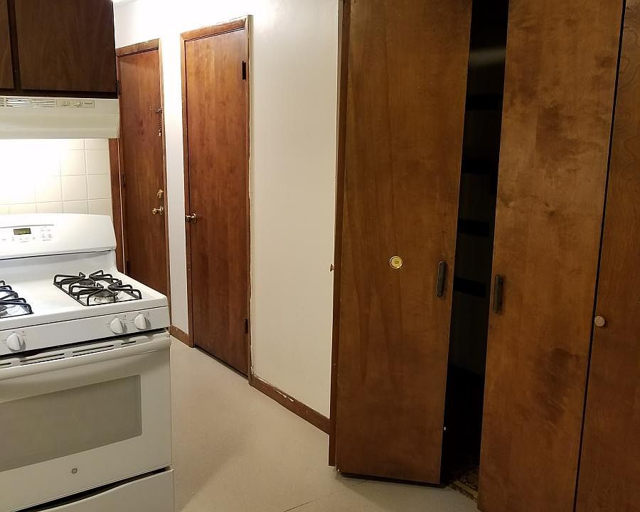 Lots of closet; pantry