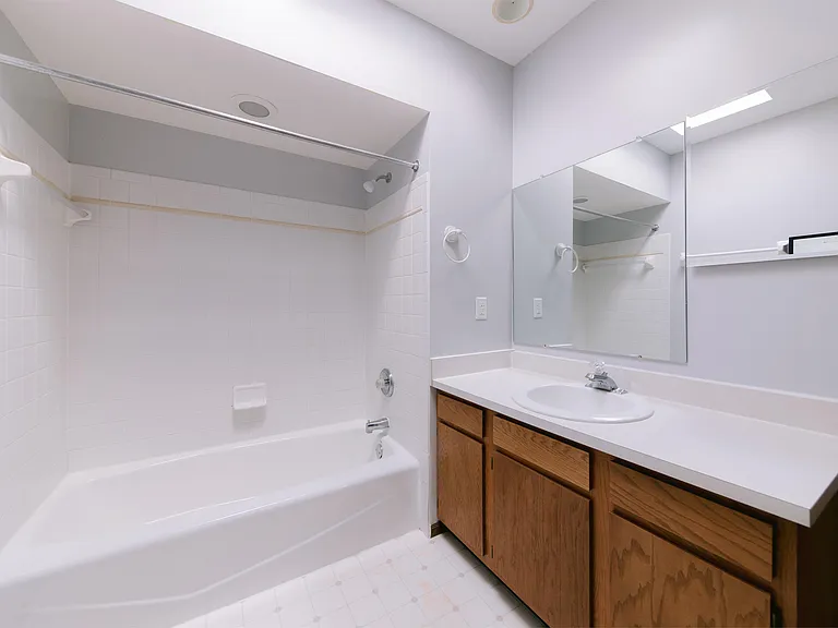 252 S Washington Ave — Photo 20