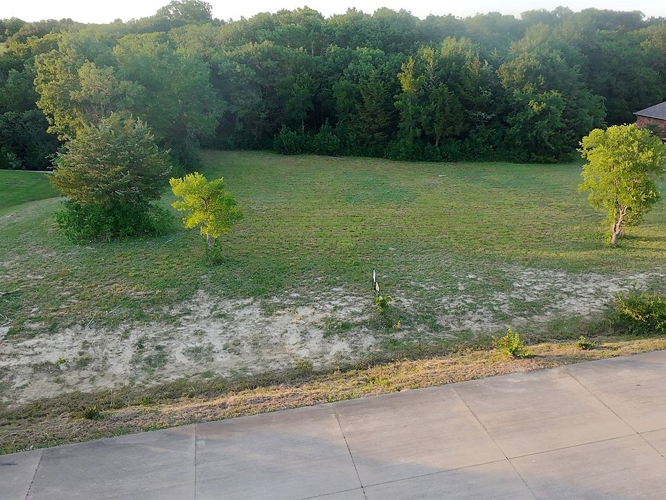 1st image of 3040 Urban Way