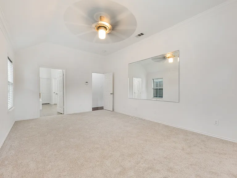 608 Regency Trl — Photo 12