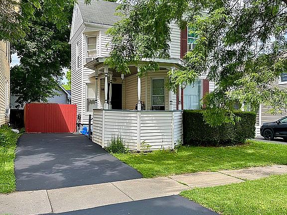 3rd image of 98 Elm St