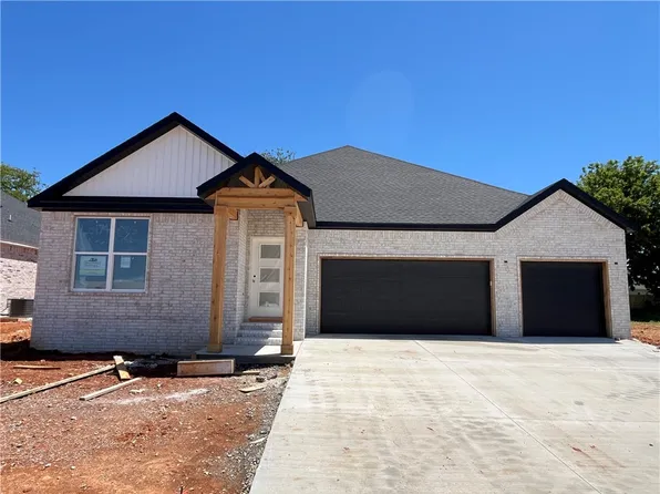6705 Crabapple St, Bentonville, AR 72713