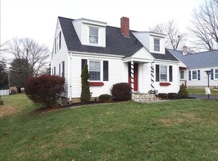 845 Juniper Rd, Hellertown, PA 18055