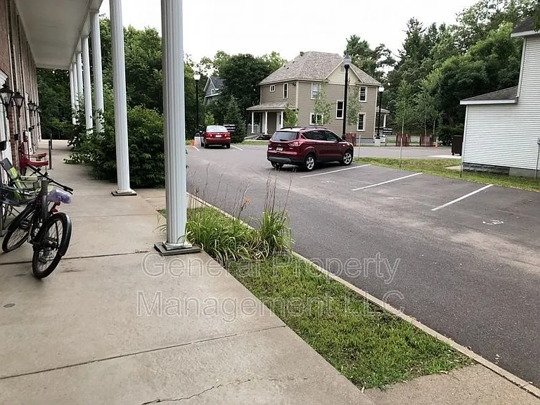 1215 State St #5 — Photo 2