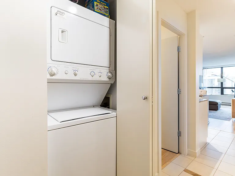 938 Smithe St #2117 — Photo 17