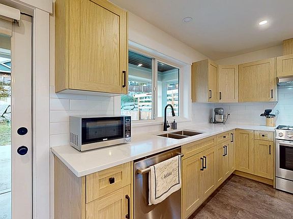 5th image of 5629 Kingbird Cres