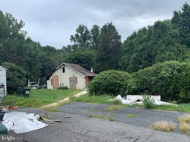 2nd image of 61 Walnut Grove Rd