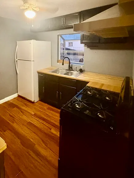 814 Fresno St — Photo 5