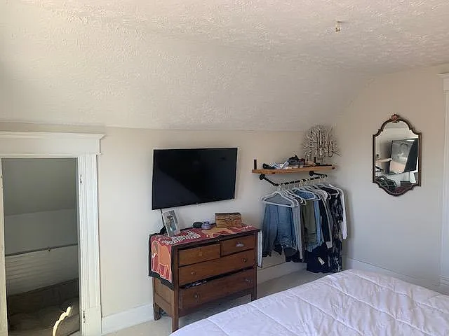 2 bed, 1253 sqft, $2,000 — Photo 3
