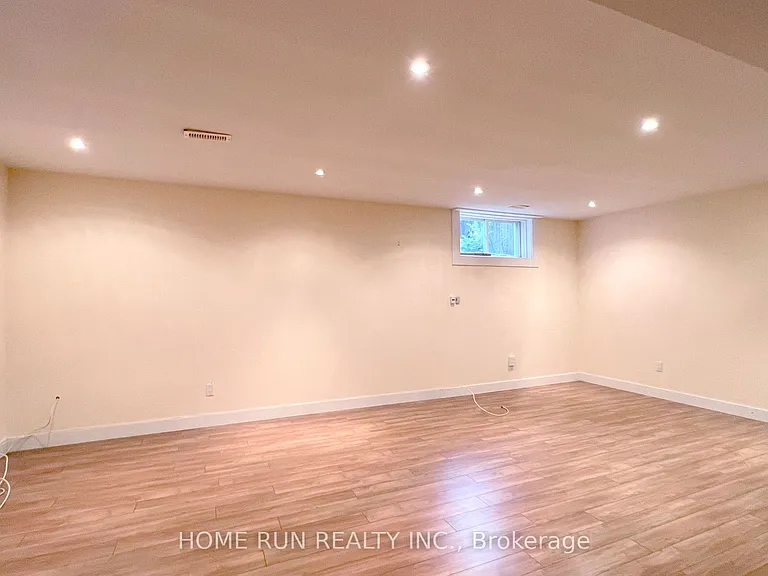 302 Wisteria Cres — Photo 14