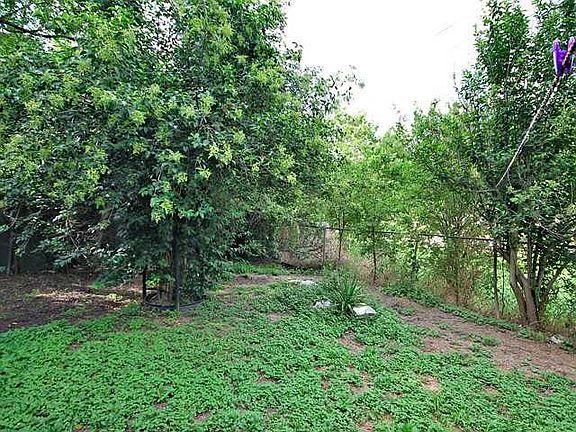 5th image of 207 Schirra Pl