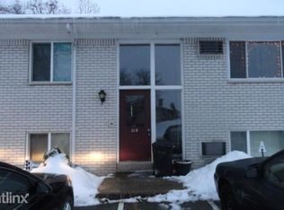 219 Summit Rdg APT A, White Lake, MI 48386