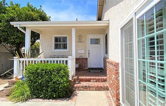2nd image of 21605 Ellinwood Dr