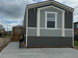 140 Mooney Rd, Pearland, TX 77581