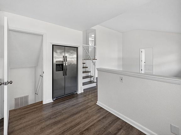 5th image of 1013 Sherry Ave