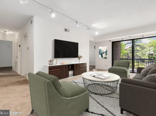 11216 Cherry Hill Rd APT 214, Beltsville, MD 20705