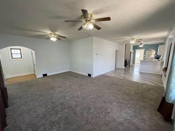 1716 Lane St, Falls City, NE 68355