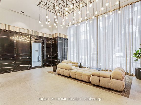 4th image of 108 Peter St #5102