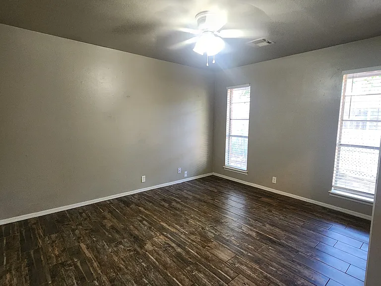 3824 N Monroe St — Photo 10