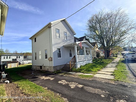 3rd image of 330 Hickory St