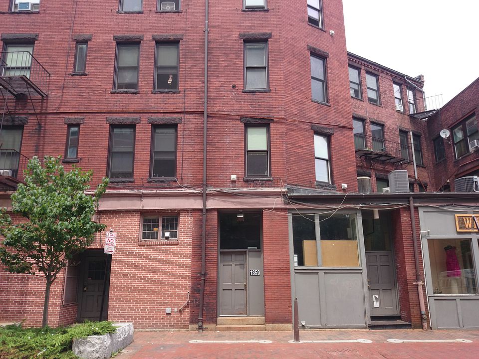 2nd image of 1359 Beacon St APT 3