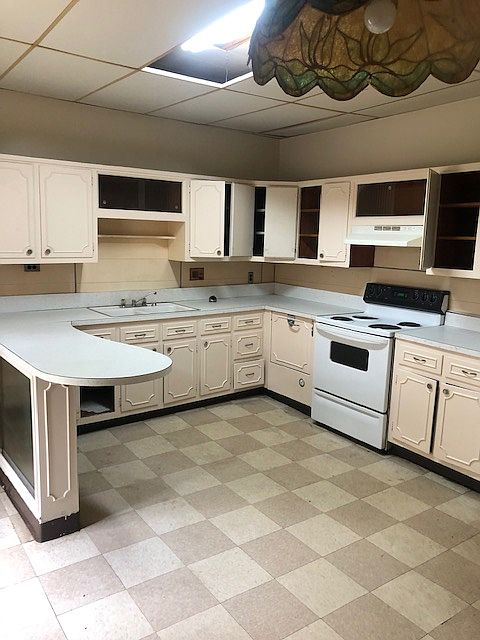 1st image of 81 Vineyard Ave APT B